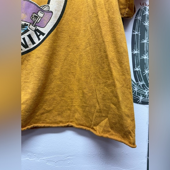 Fifth sun: Venice Beach Graphic Tee in Mustard - Picture 8 of 13